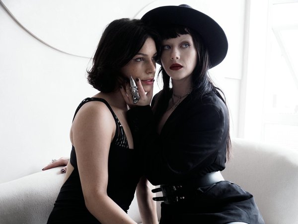 What Are the Latest Trends in UK Women's Fashion for Boosting Wellness?